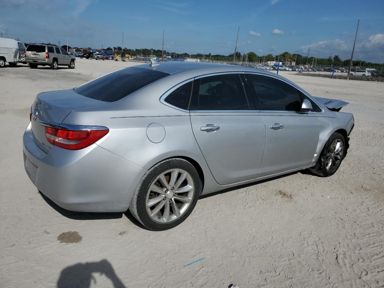 1G4PP5SK7E4221385 2014 Buick Verano