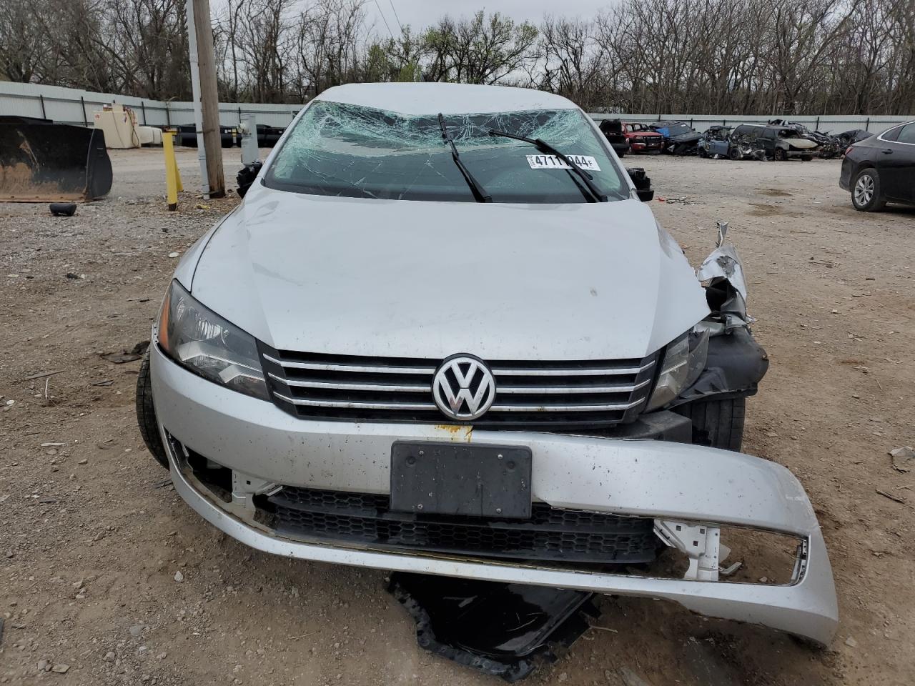 1VWBP7A3XDC040271 2013 Volkswagen Passat Se