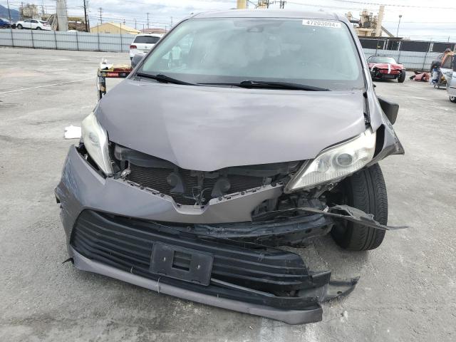 Lot #2445578909 2019 TOYOTA SIENNA LE salvage car