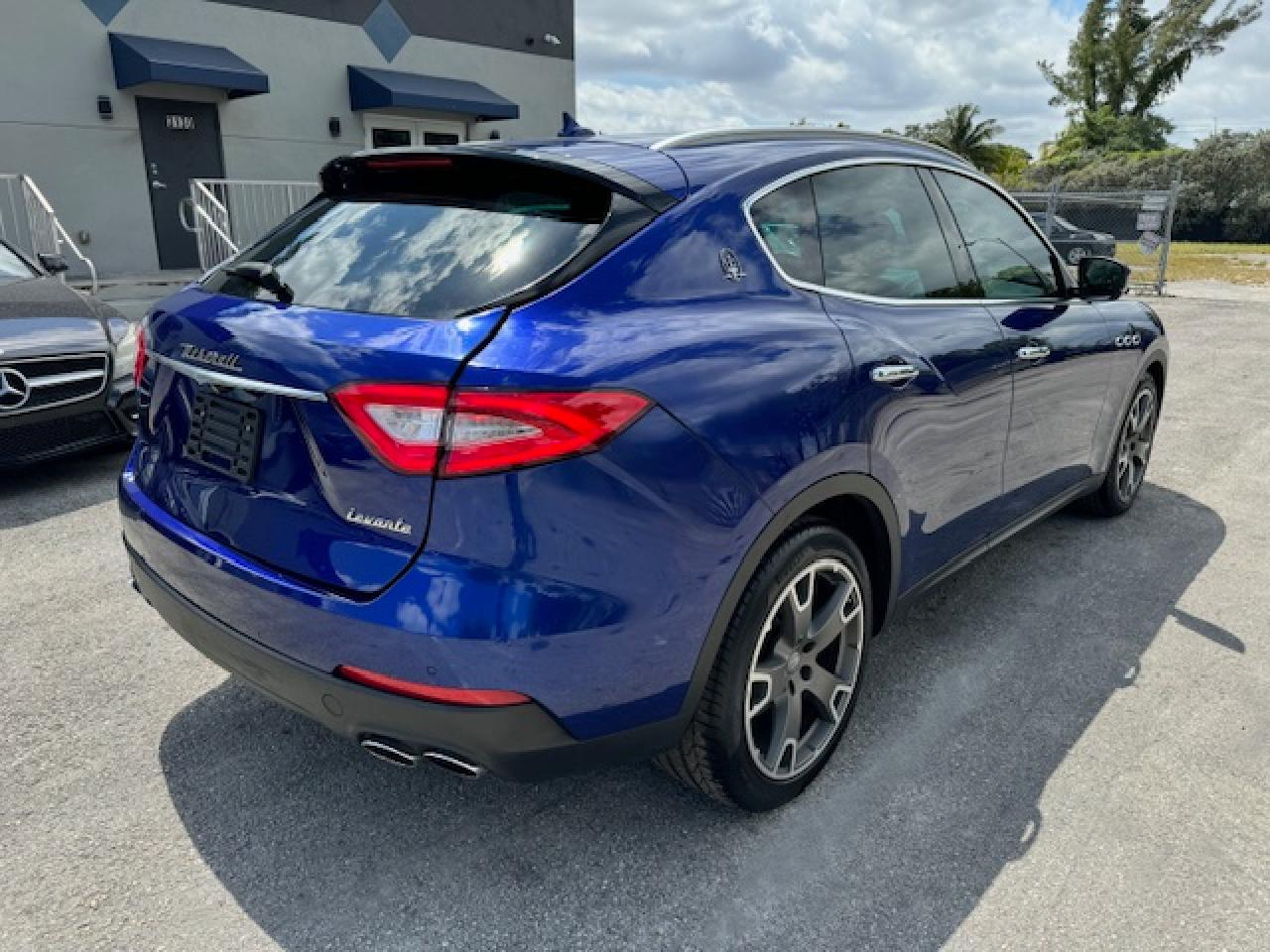 ZN661YUA1HX246064 2017 Maserati Levante S