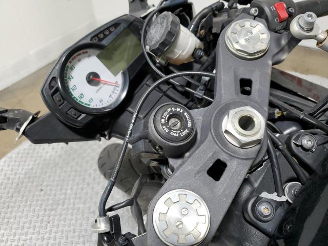 2011 KAWASAKI ZX600 R - JKAZX4R1XBA027543