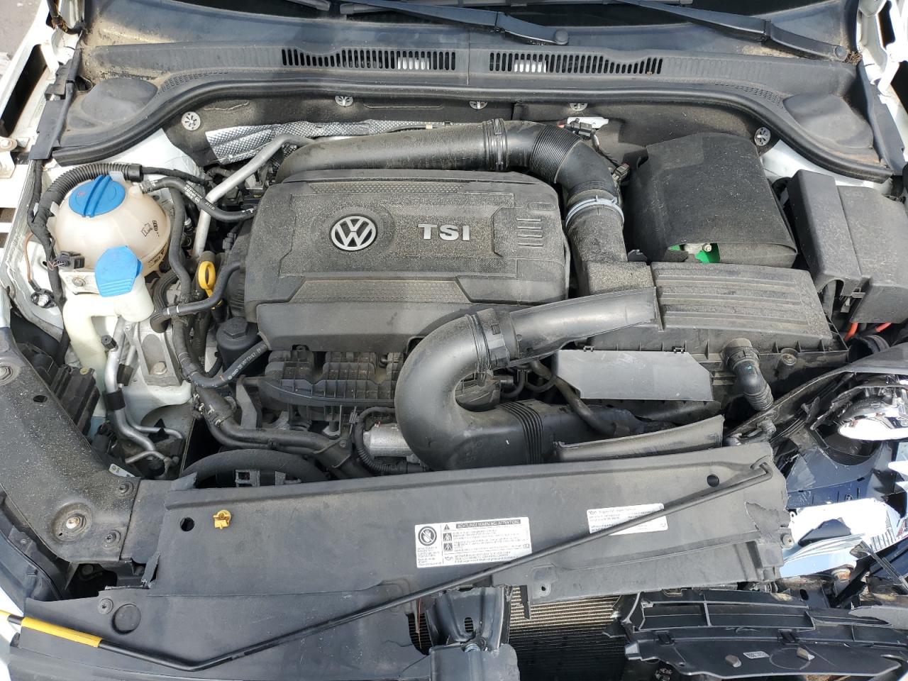 3VWD17AJ2FM331034 2015 Volkswagen Jetta Se