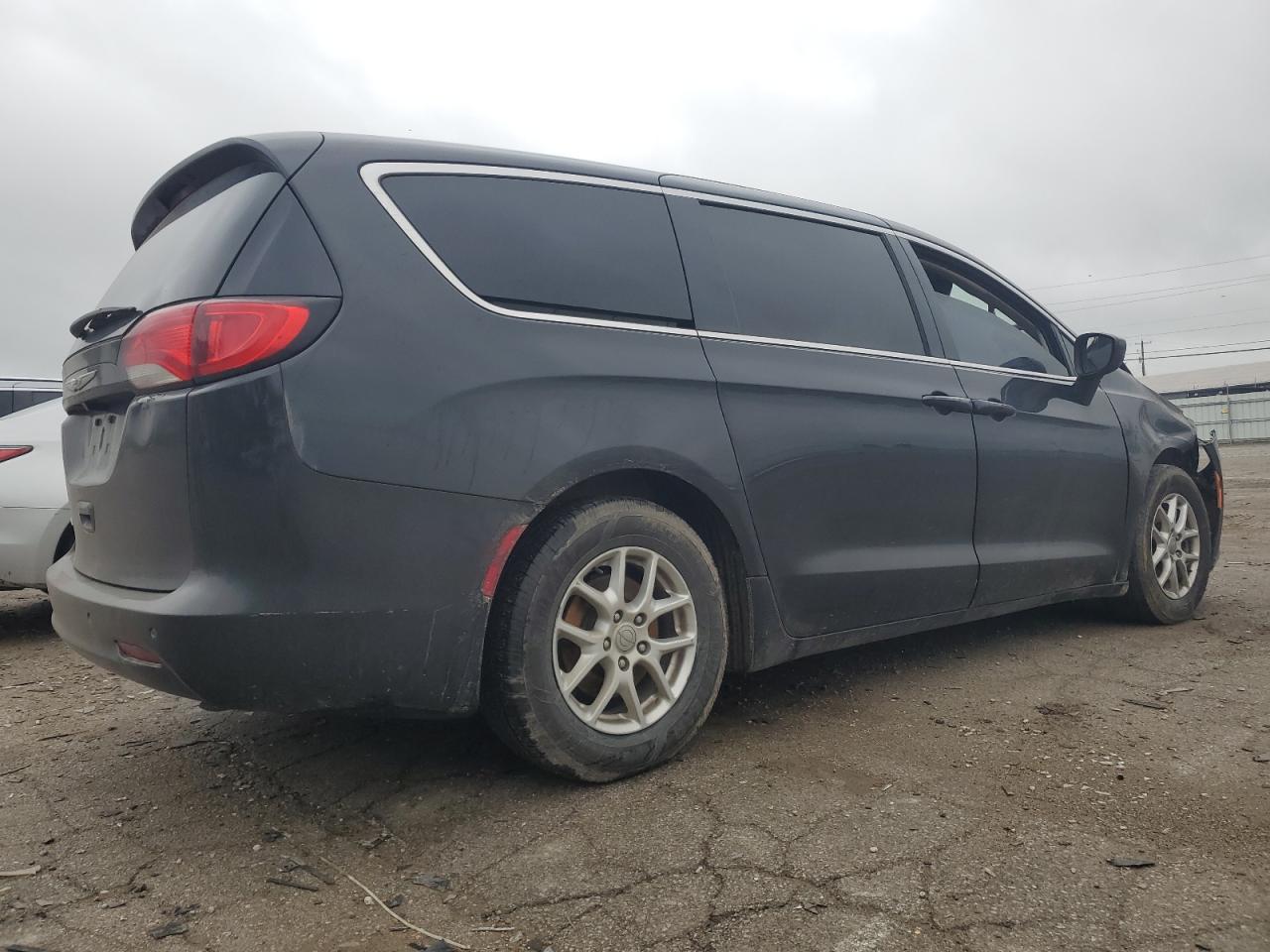 2C4RC1DG0JR148586 2018 Chrysler Pacifica Touring