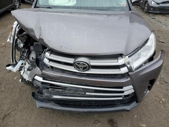 VIN 5TDBZRFH5KS738117 2019 Toyota Highlander, LE no.11