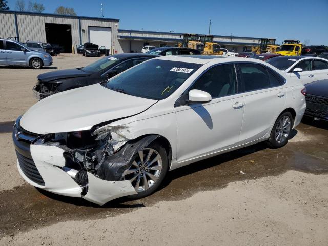 Lot #2426004376 2017 TOYOTA CAMRY LE salvage car