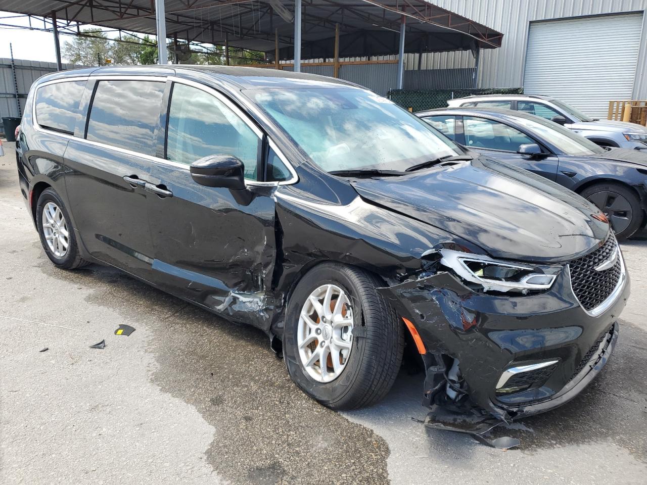 Lot #2497101619 2023 CHRYSLER PACIFICA T