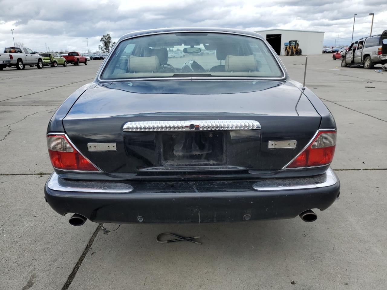 SAJDA24C13LF53925 2003 Jaguar Vandenplas