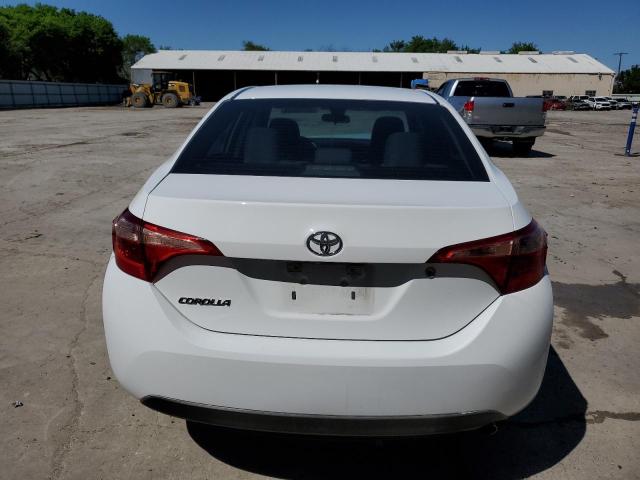 2018 Toyota Corolla L VIN: 5YFBURHE7JP785819 Lot: 48252844