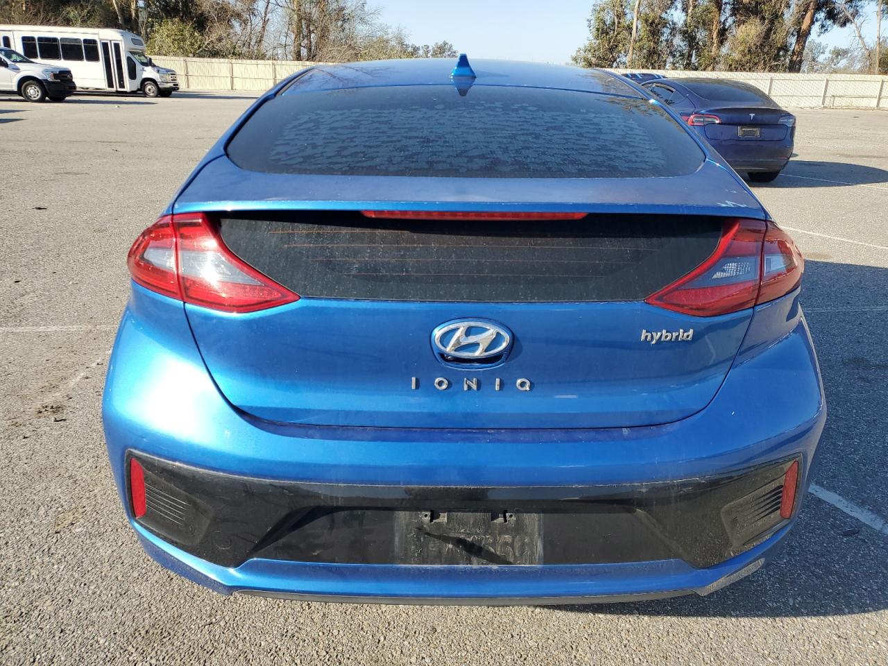 2018 Hyundai Ioniq Sel vin: KMHC75LC8JU099393