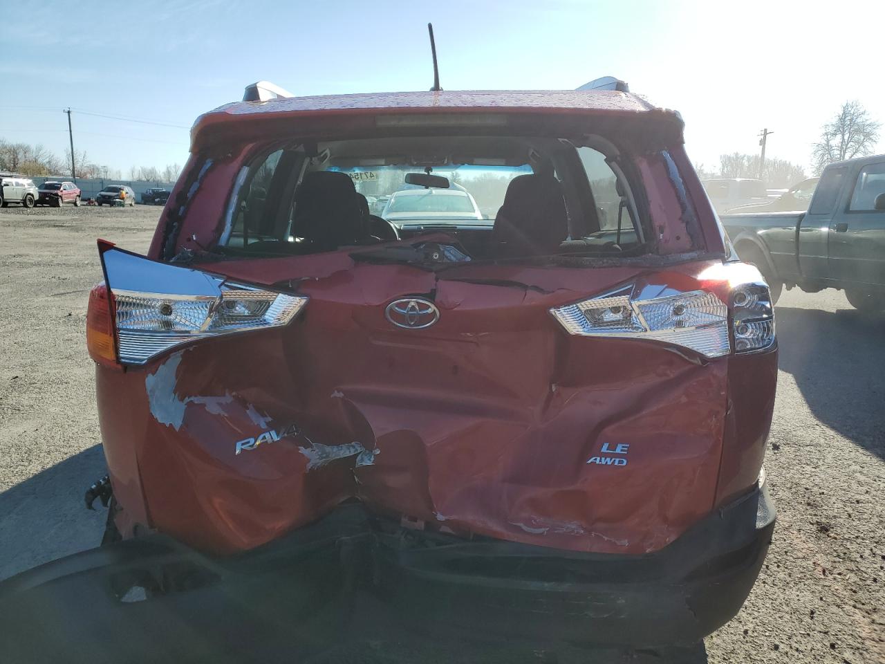 2T3BFREV4FW255285 2015 Toyota Rav4 Le