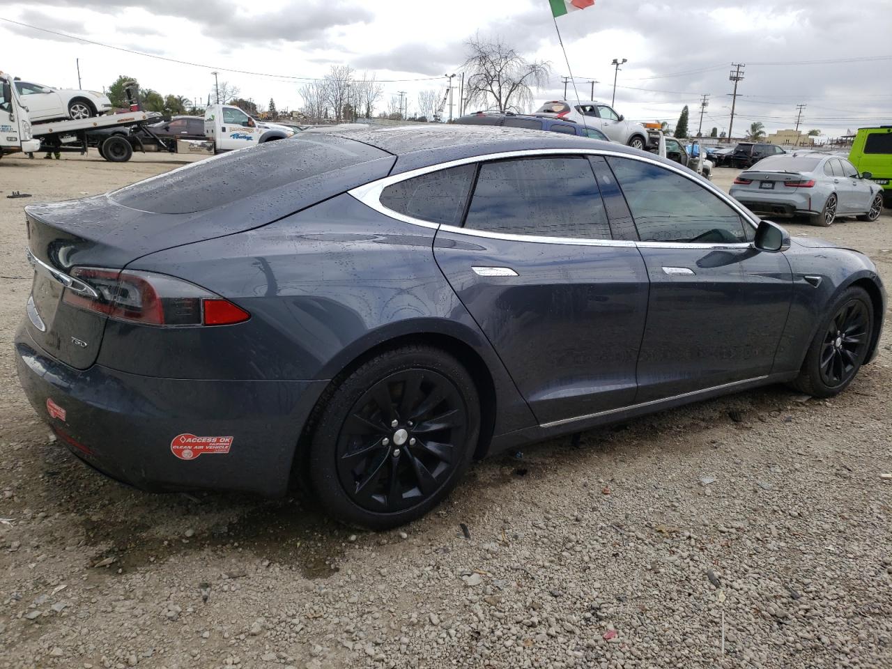 2017 Tesla Model S vin: 5YJSA1E27HF206144