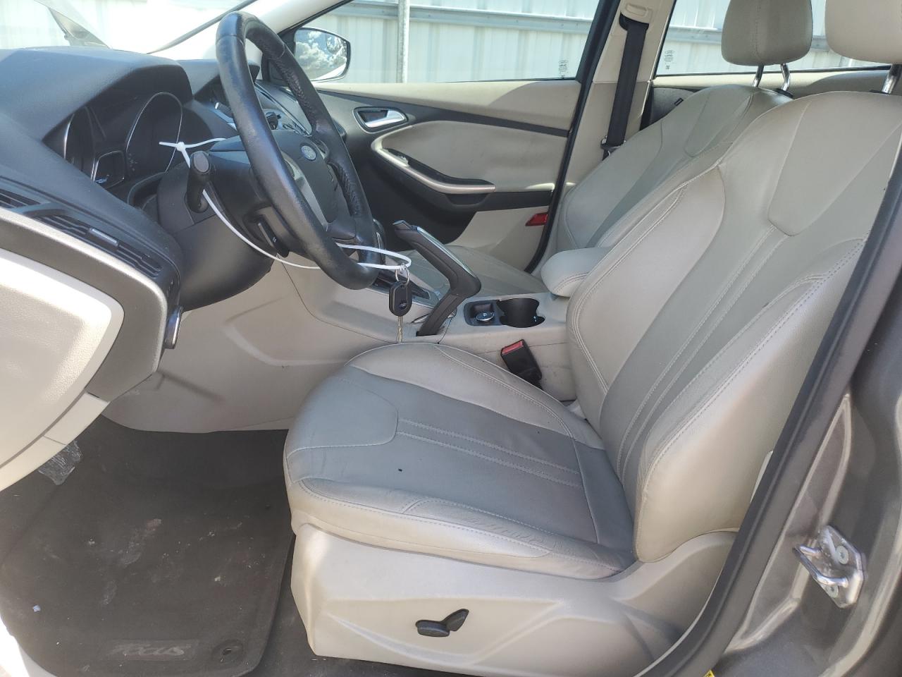 1FAHP3H2XCL309070 2012 Ford Focus Sel