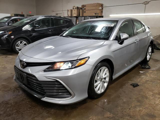 Lot #2475726117 2023 TOYOTA CAMRY LE salvage car