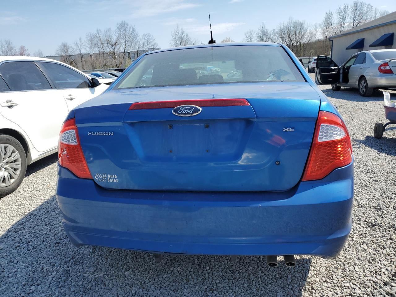 3FAHP0HA3BR336892 2011 Ford Fusion Se