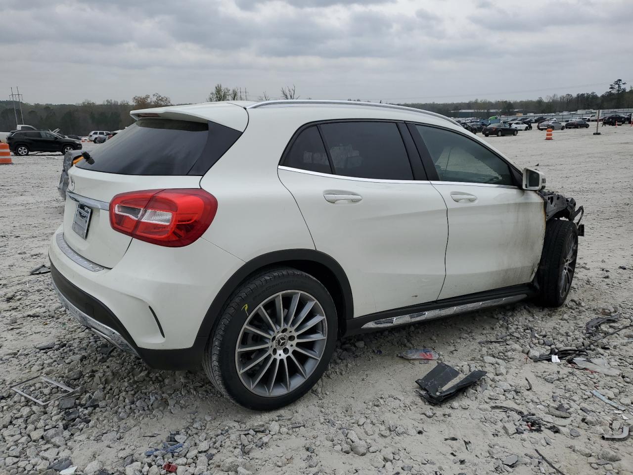 2018 Mercedes-Benz Gla 250 vin: WDCTG4EB7JJ449806