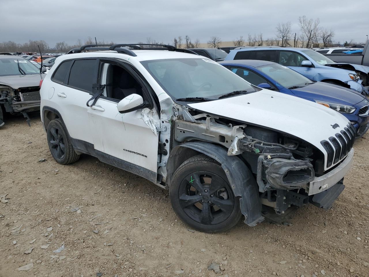 2018 Jeep Cherokee Latitude vin: 1C4PJLCB3JD620281