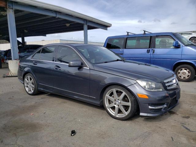 2013 MERCEDES-BENZ C 250 - WDDGF4HB5DR275249