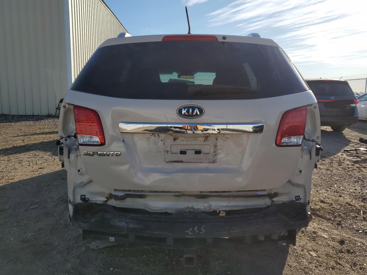 5XYKTDA2XBG110316 2011 Kia Sorento Base