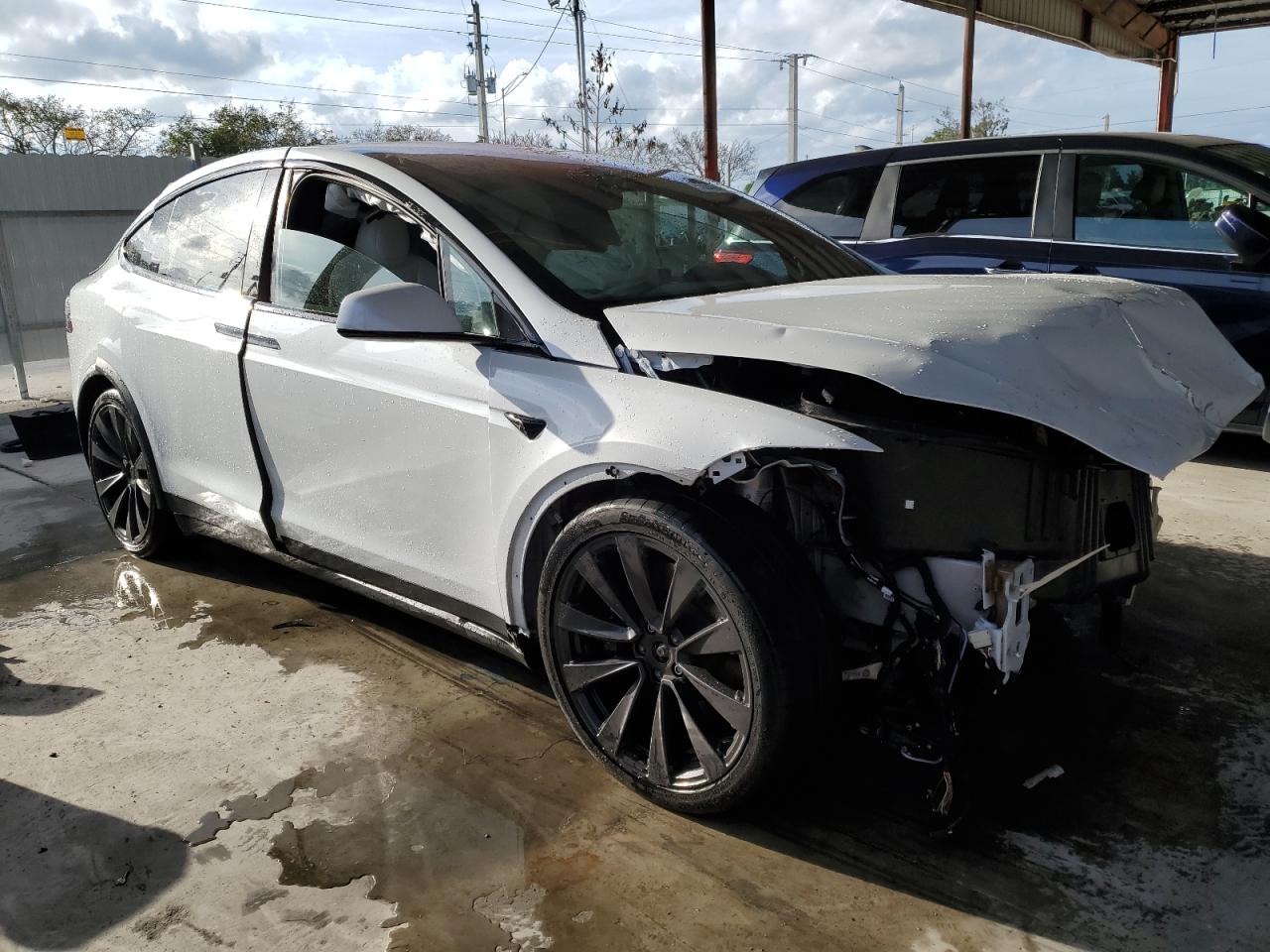 2022 Tesla Model X vin: 7SAXCBE64NF333361