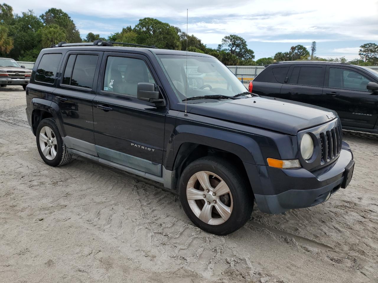 1J4NF4GB0BD129168 2011 Jeep Patriot Latitude