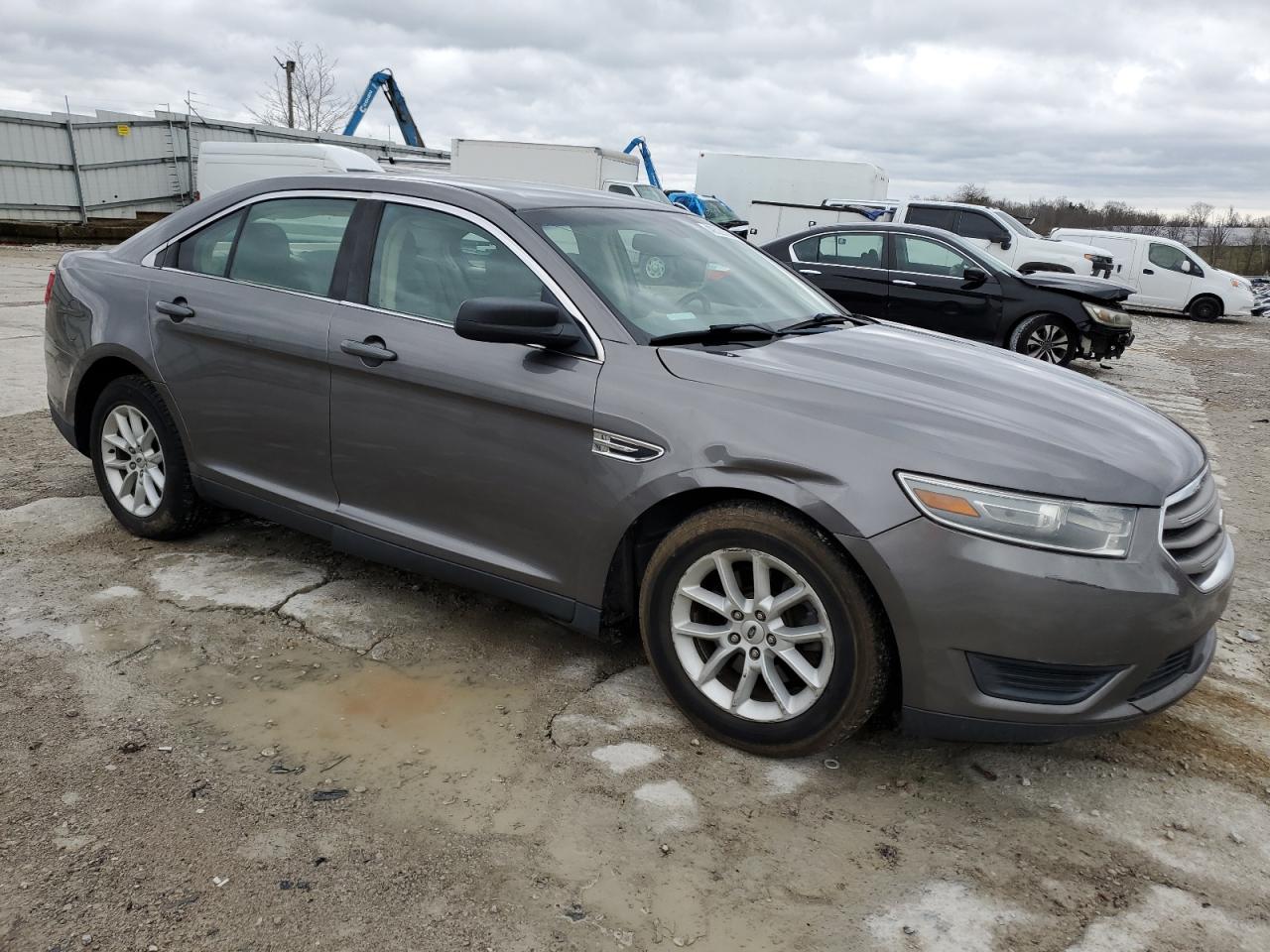 1FAHP2D81DG156058 2013 Ford Taurus Se