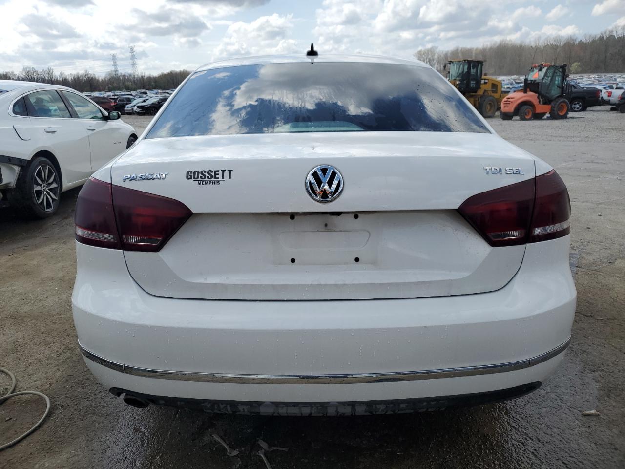 1VWCN7A32DC053767 2013 Volkswagen Passat Sel