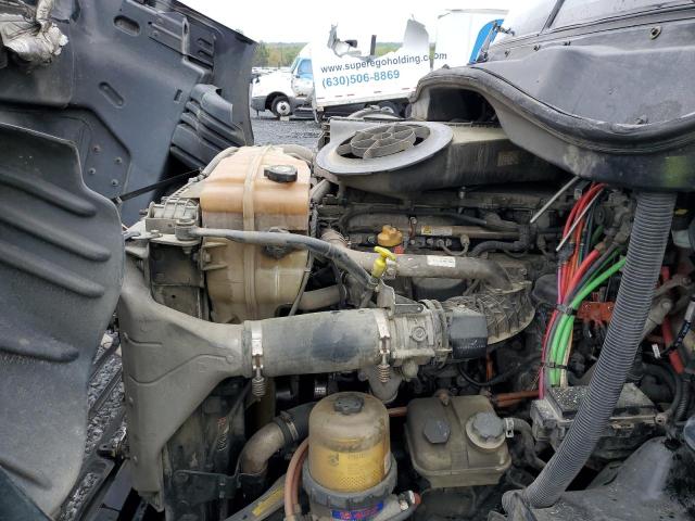 Lot #2455028602 2016 FREIGHTLINER CASCADIA 1 salvage car