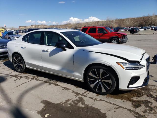 2022 VOLVO S60 B5 MOM 7JRL12TZ4NG157417
