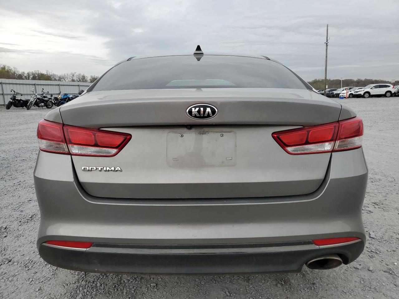 2017 Kia Optima Lx vin: 5XXGT4L38HG140746