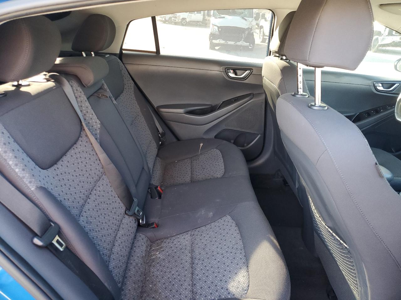 2018 Hyundai Ioniq Sel vin: KMHC75LC8JU099393