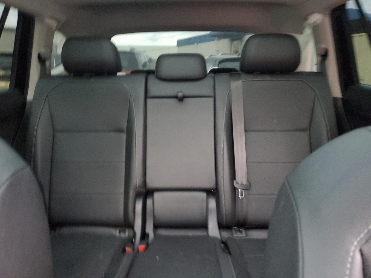 VOLKSWAGEN TIGUAN SE -