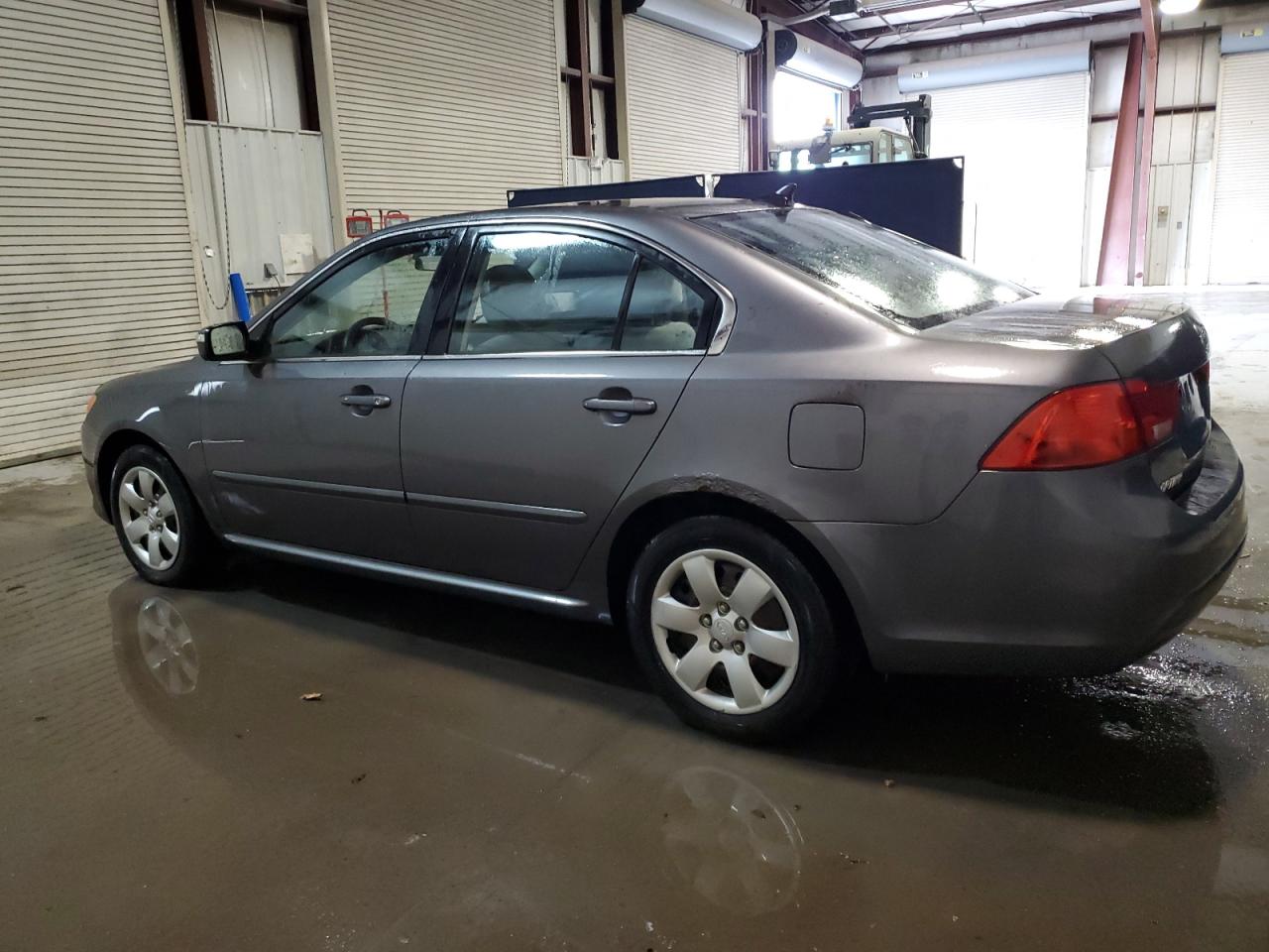 KNAGE228395302135 2009 Kia Optima Lx