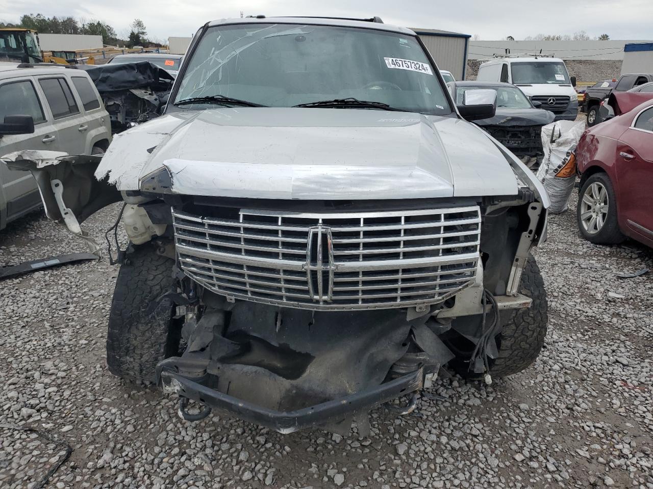 5LMJJ2H5XBEJ08203 2011 Lincoln Navigator