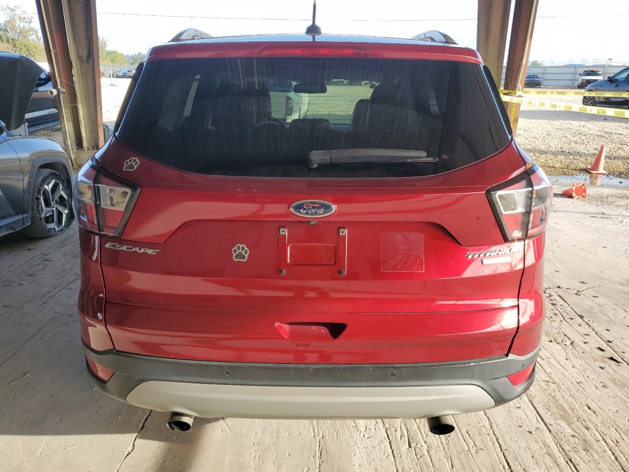 VIN: 1FMCU0JDXHUD03886 2017 FORD ESCAPE