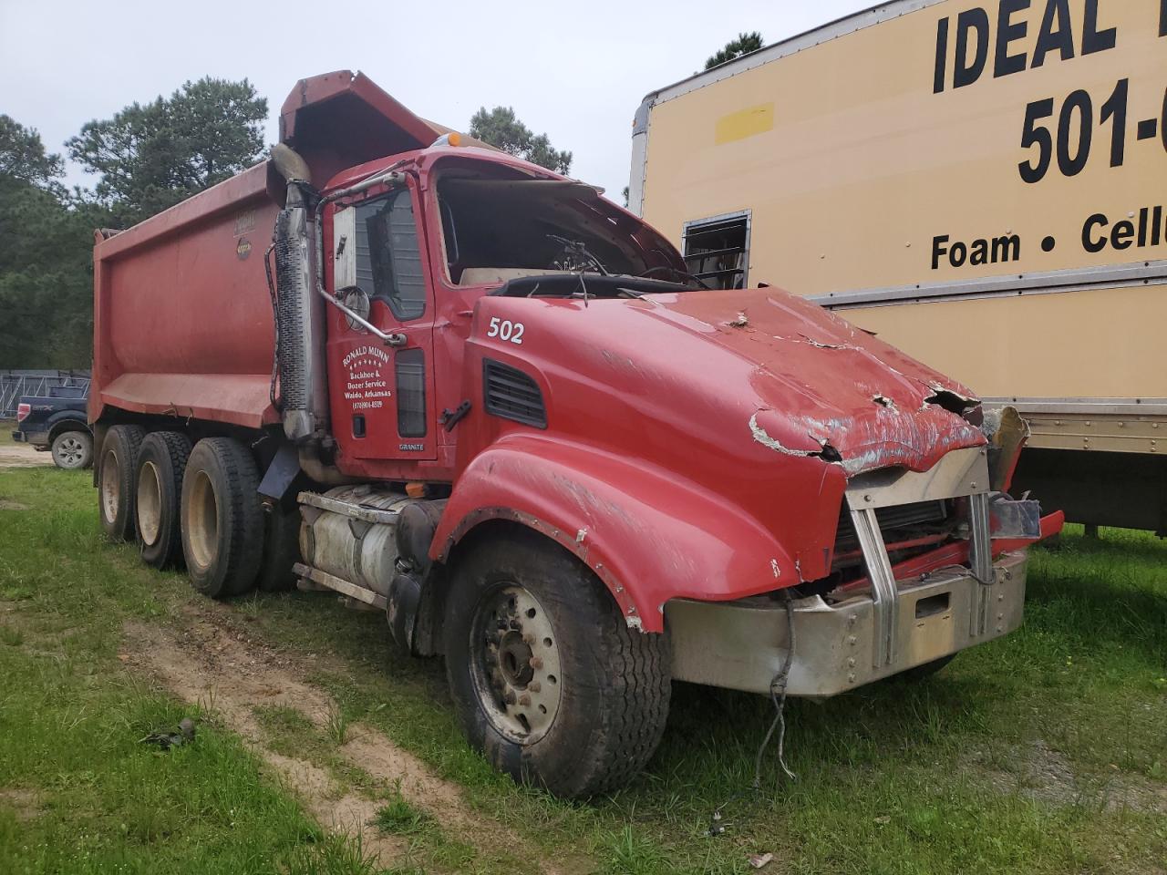 Lot #2943176406 2005 MACK 700 CV700