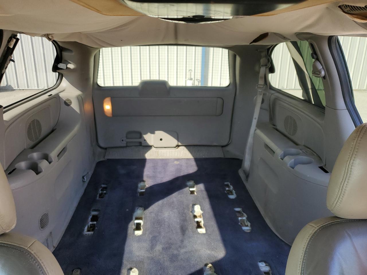 2B4GP44382R740956 2002 Dodge Grand Caravan Sport