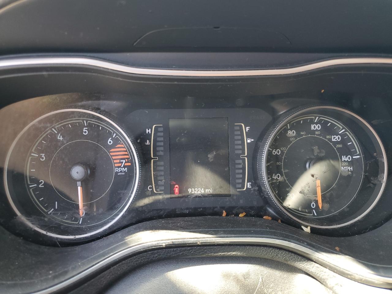 1C4PJLCB2KD344712 2019 Jeep Cherokee Latitude