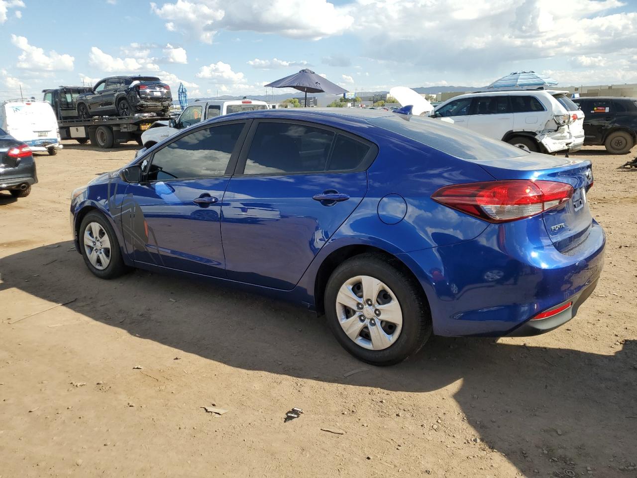 3KPFK4A73JE252261 2018 Kia Forte Lx