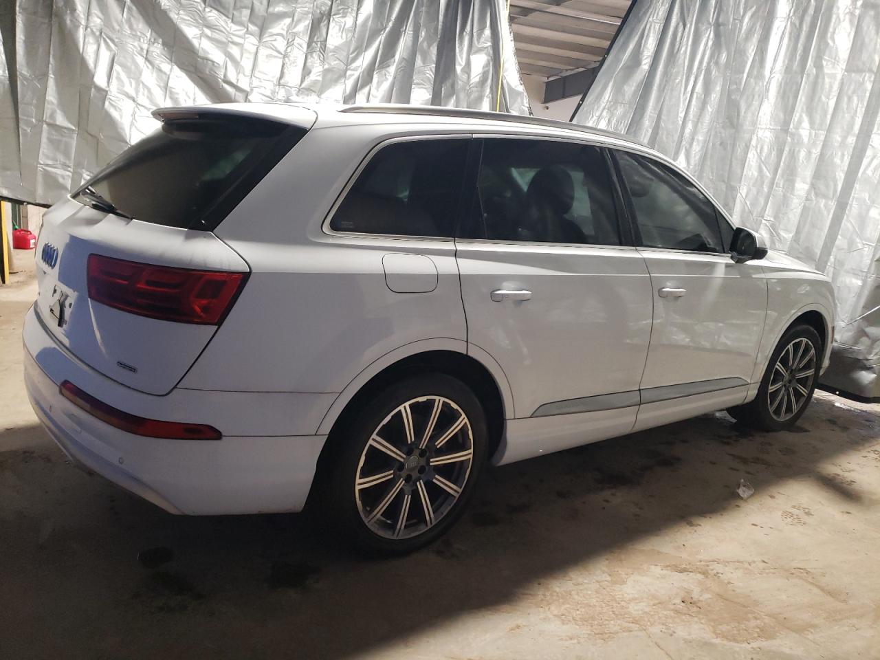 WA1LHAF73HD042855 2017 Audi Q7 Premium Plus