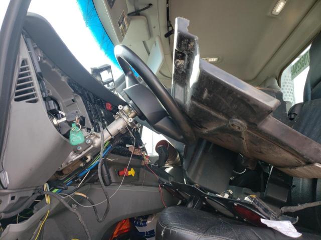 Lot #2503052936 2017 KENWORTH CONSTRUCTI salvage car