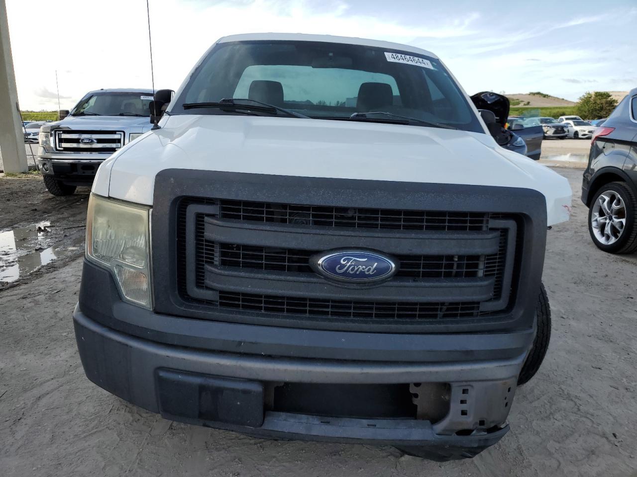 2013 Ford F150 vin: 1FTMF1CM0DFC13960