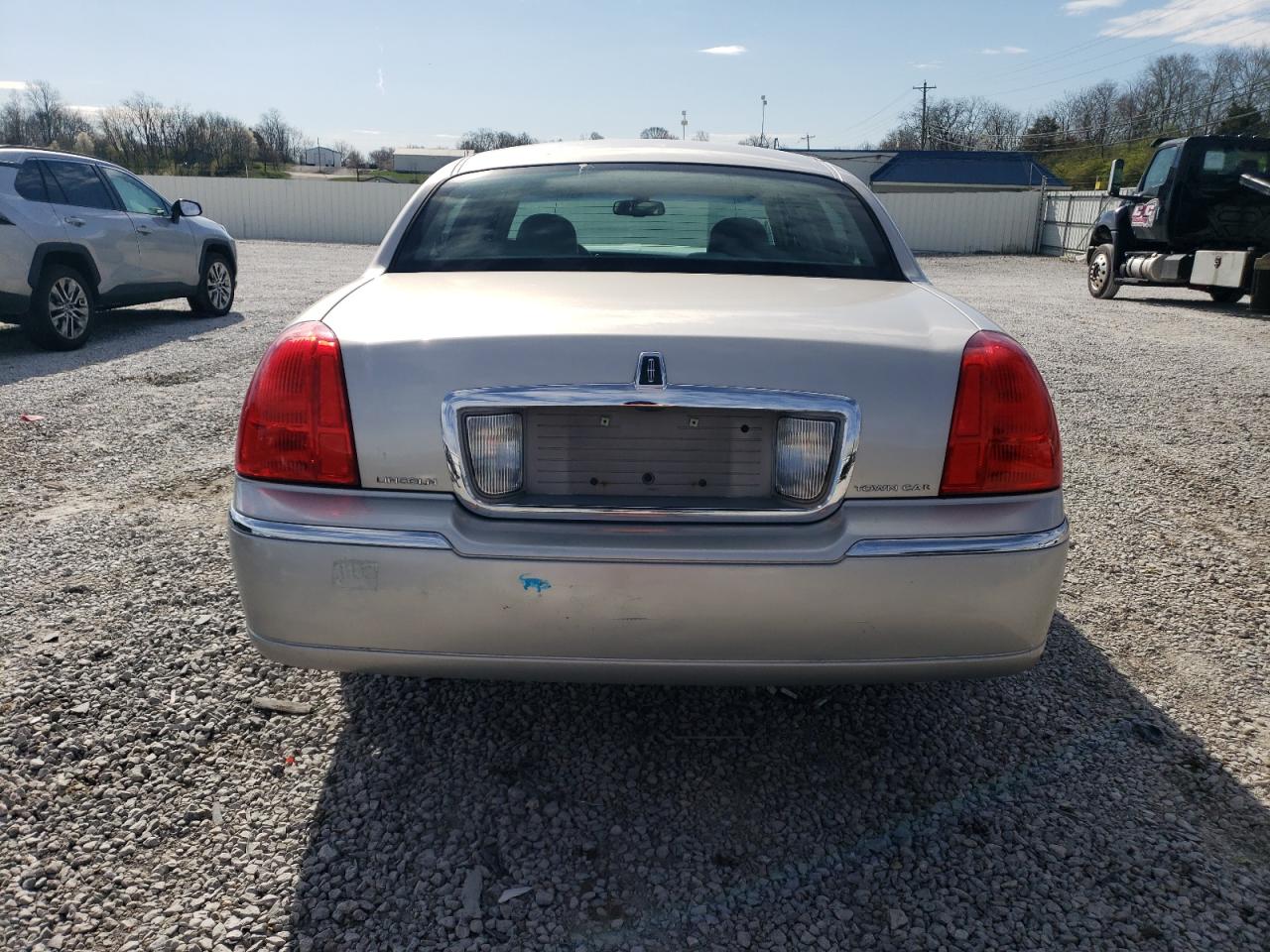 Lot #2469244642 2009 LINCOLN TOWN CAR S