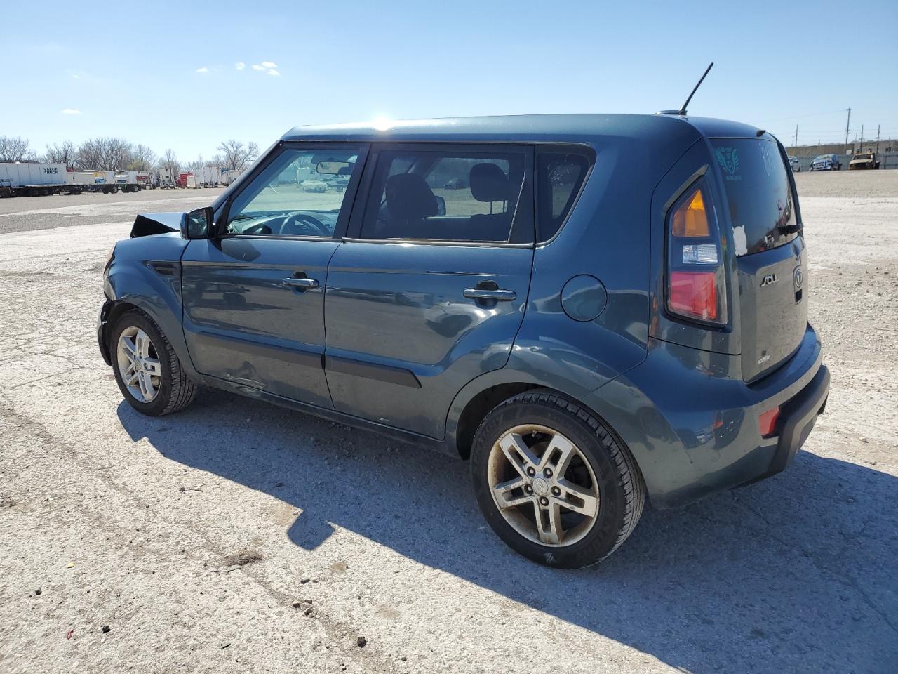 KNDJT2A26B7288348 2011 Kia Soul +