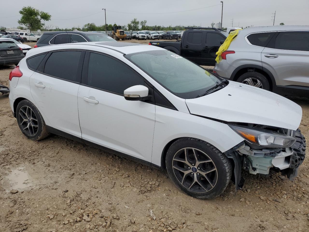 1FADP3M21HL306375 2017 Ford Focus Sel