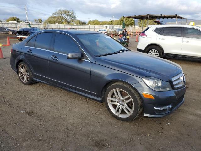 VIN WDDGF4HBXDA833336 2013 Mercedes-Benz C-Class, 250 no.4