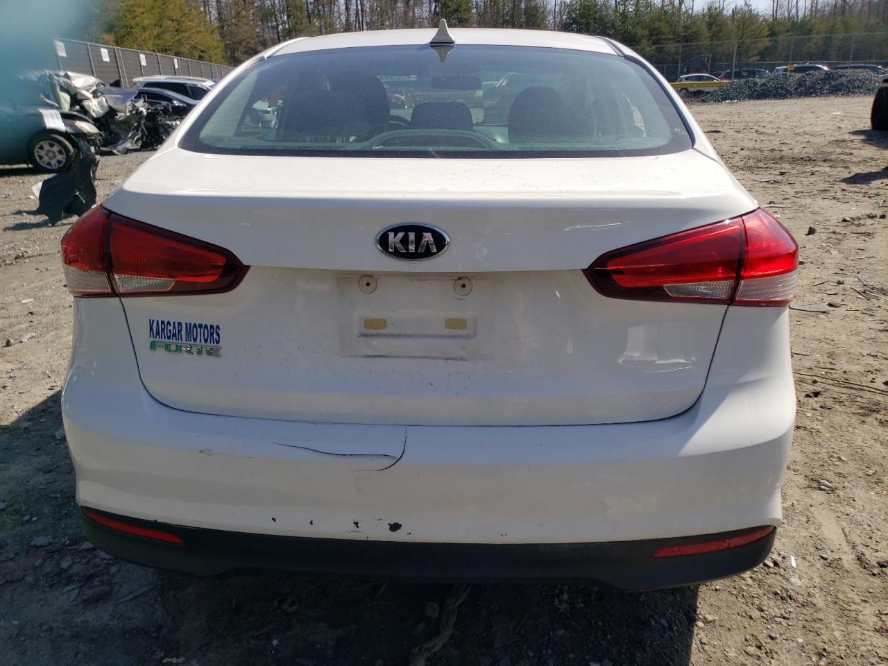 3KPFK4A70HE033218 2017 Kia Forte Lx