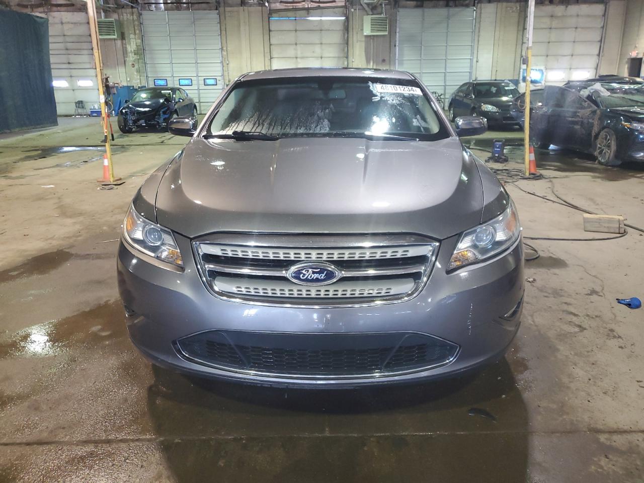 Lot #2572153884 2012 FORD TAURUS LIM