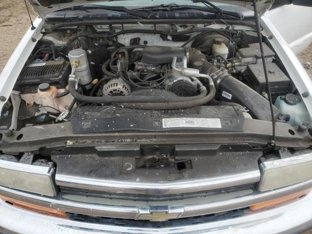 2000 Chevrolet Blazer VIN: 1GNDT13W3Y2396950 Lot: 48569824