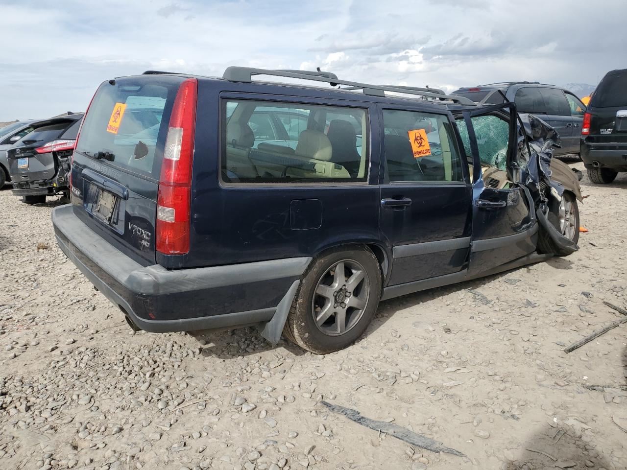 YV1LZ5646W2483527 1998 Volvo V70 Xc