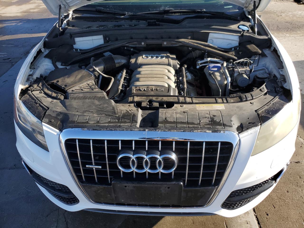 WA1DKAFP4BA052986 2011 Audi Q5 Premium Plus